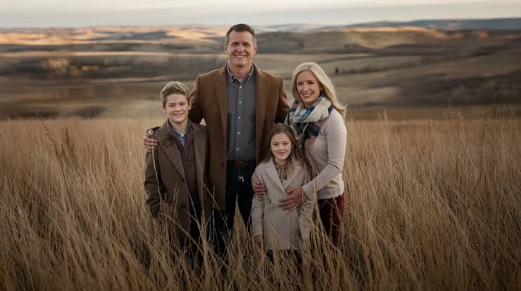 The Best Time of Year to Book Family Photography in Omaha